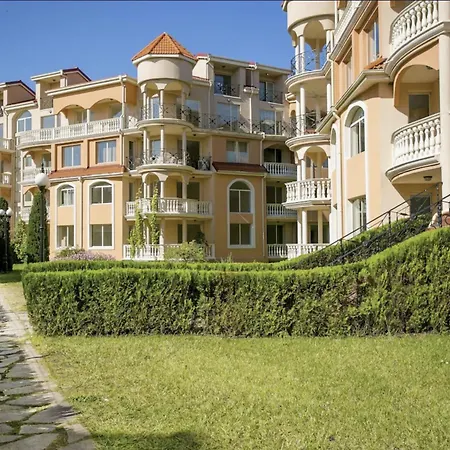 Front Luxury Apartment