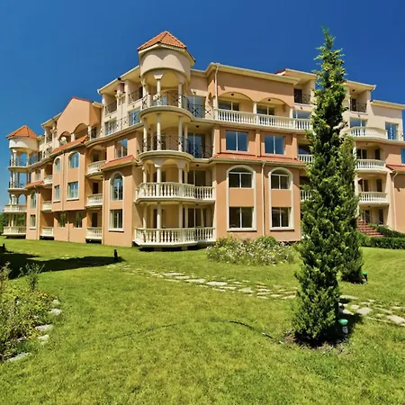 Front Luxury Apartment